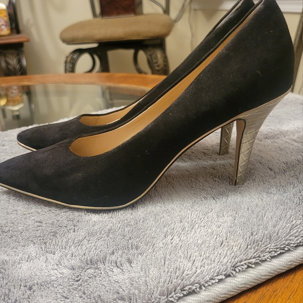 Stylish Black and Gold Heels